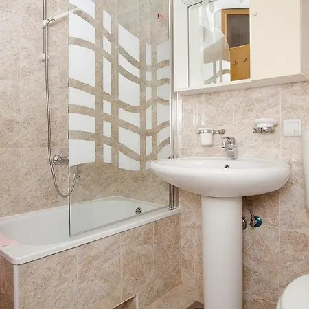 Fuer 4 Personen Ca 38 Qm In Rabac, Istrien Bucht Von Apartment